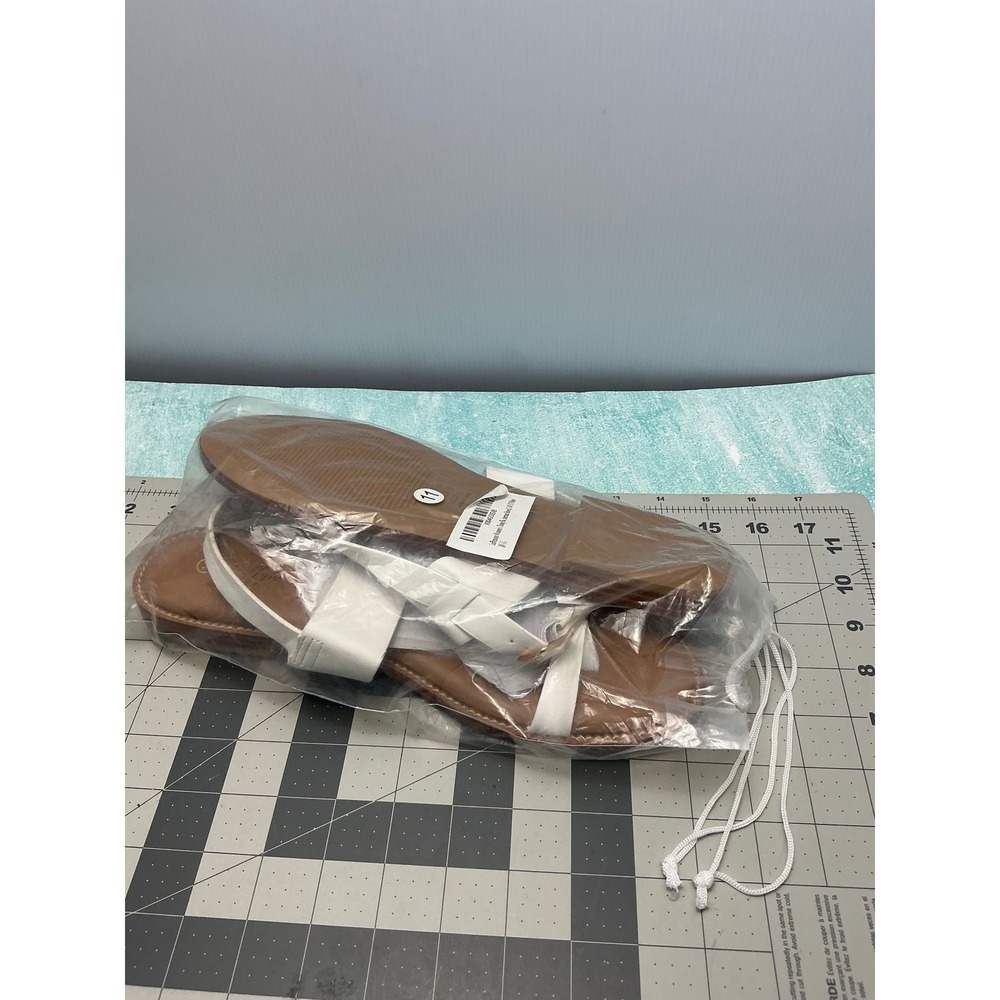 Luffymomo Womens Thong Flat Sandals White Toe Loop Ankle Strap Size 11 NEW
